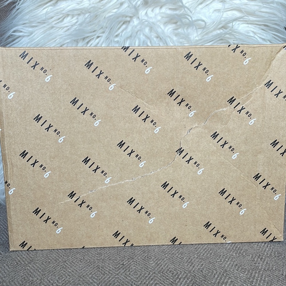 MIX NO. 6 “DANYAH”‎ PUMP - Picture 10 of 10